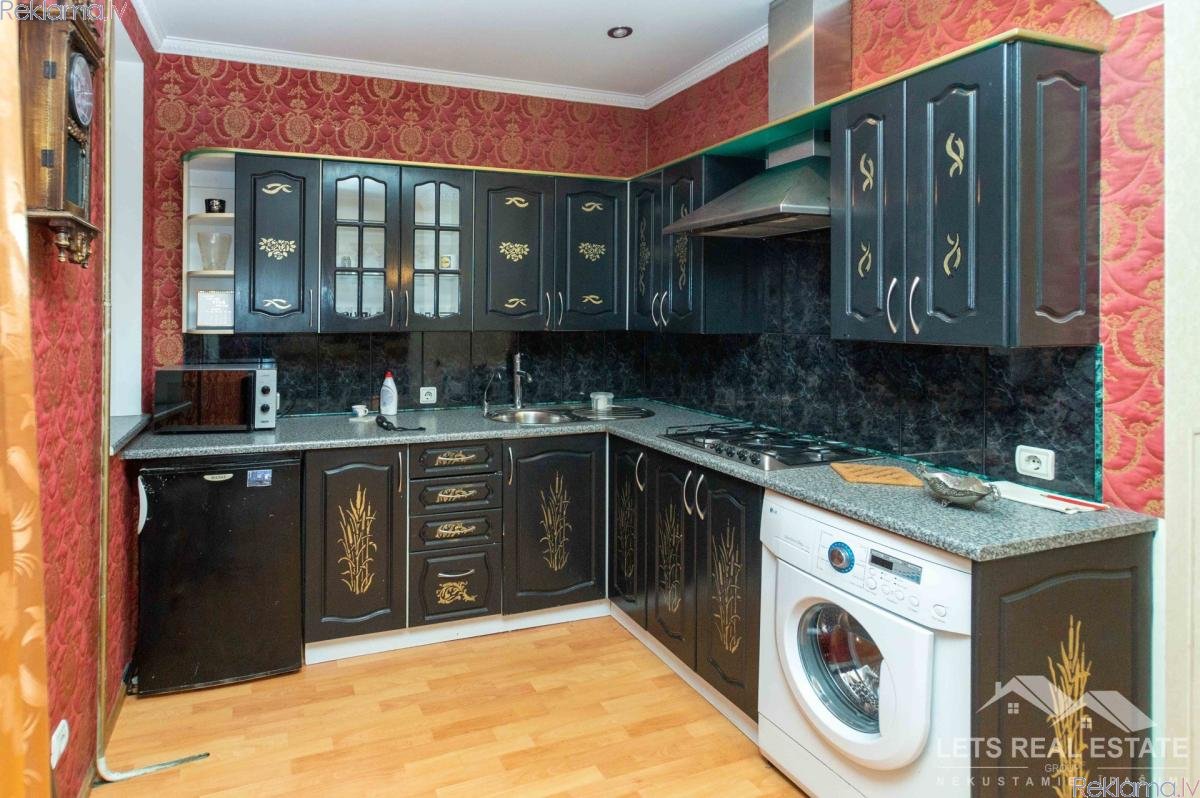 Sludinājumi. 3-istabu dzīvoklis, centrs, Tērbatas 8B, pirmskara māja, 69 kv. m, 4/5 st., Istabas caurst.-izol., Cena: 148000 EUR Foto #2